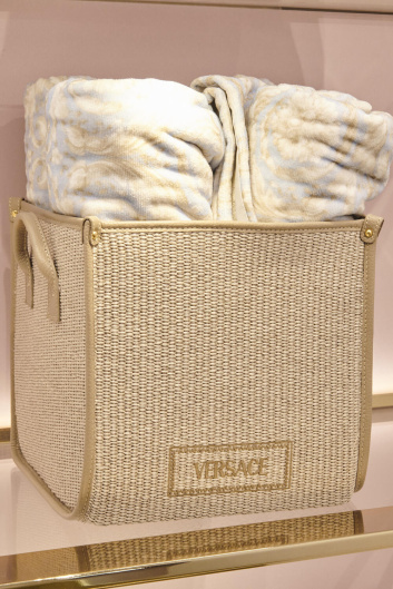 Fotoservizio/SS 2024/DESIGN/EVENTO_CULTURALE/VERSACE/DP2/16