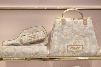 Fotoservizio/SS 2024/DESIGN/EVENTO_CULTURALE/VERSACE/DP2/18