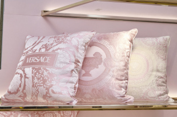 Fotoservizio/SS 2024/DESIGN/EVENTO_CULTURALE/VERSACE/DP2/37