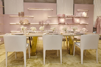 Fotoservizio/SS 2024/DESIGN/EVENTO_CULTURALE/VERSACE/DP2/43