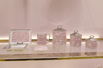 Fotoservizio/SS 2024/DESIGN/EVENTO_CULTURALE/VERSACE/DP2/45