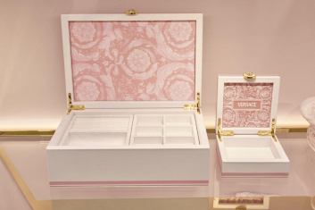 Fotoservizio/SS 2024/DESIGN/EVENTO_CULTURALE/VERSACE/DP2/39