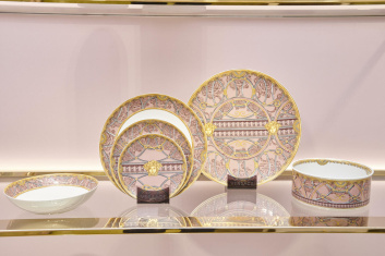 Fotoservizio/SS 2024/DESIGN/EVENTO_CULTURALE/VERSACE/DP2/52