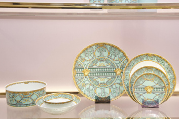 Fotoservizio/SS 2024/DESIGN/EVENTO_CULTURALE/VERSACE/DP2/64