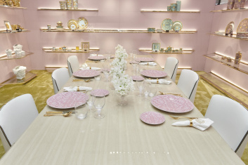 Fotoservizio/SS 2024/DESIGN/EVENTO_CULTURALE/VERSACE/DP2/85