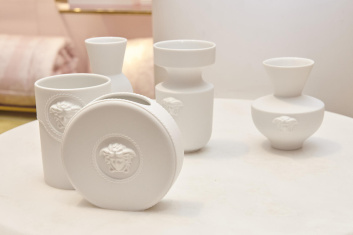 Fotoservizio/SS 2024/DESIGN/EVENTO_CULTURALE/VERSACE/DP2/93