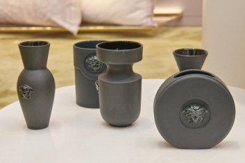 Fotoservizio/SS 2024/DESIGN/EVENTO_CULTURALE/VERSACE/DP2/95