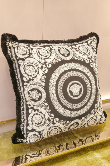 Fotoservizio/SS 2024/DESIGN/EVENTO_CULTURALE/VERSACE/DP2/107