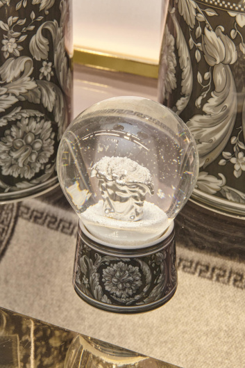 Fotoservizio/SS 2024/DESIGN/EVENTO_CULTURALE/VERSACE/DP2/99