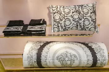 Fotoservizio/SS 2024/DESIGN/EVENTO_CULTURALE/VERSACE/DP2/117