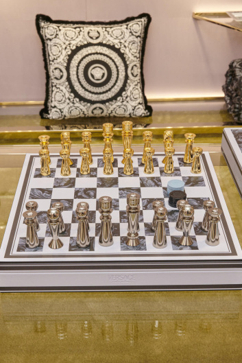 Fotoservizio/SS 2024/DESIGN/EVENTO_CULTURALE/VERSACE/DP2/2