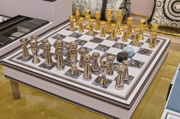 Fotoservizio/SS 2024/DESIGN/EVENTO_CULTURALE/VERSACE/DP2/3