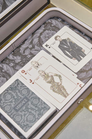 Fotoservizio/SS 2024/DESIGN/EVENTO_CULTURALE/VERSACE/DP2/1