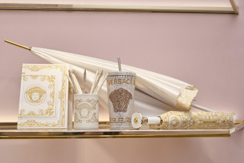 Fotoservizio/SS 2024/DESIGN/EVENTO_CULTURALE/VERSACE/DP2/12