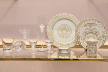 Fotoservizio/SS 2024/DESIGN/EVENTO_CULTURALE/VERSACE/DP2/15