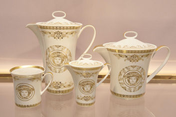 Fotoservizio/SS 2024/DESIGN/EVENTO_CULTURALE/VERSACE/DP2/16