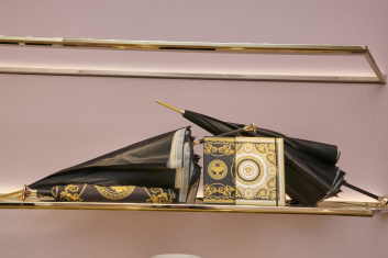 Fotoservizio/SS 2024/DESIGN/EVENTO_CULTURALE/VERSACE/DP2/17