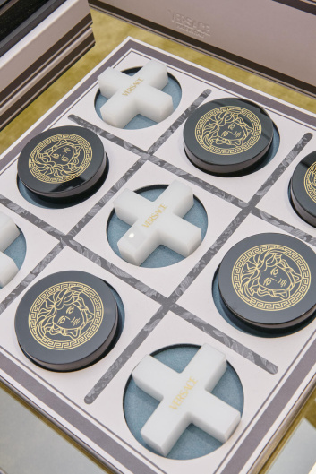 Fotoservizio/SS 2024/DESIGN/EVENTO_CULTURALE/VERSACE/DP2/9