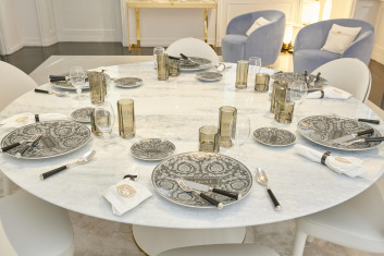 Fotoservizio/SS 2024/DESIGN/EVENTO_CULTURALE/VERSACE/DP2/44