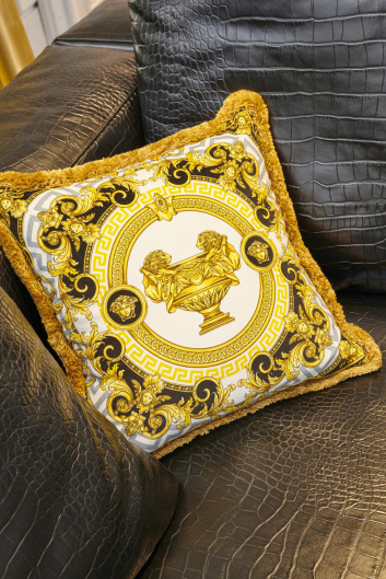 Fotoservizio/SS 2024/DESIGN/EVENTO_CULTURALE/VERSACE/DP2/64