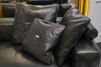 Fotoservizio/SS 2024/DESIGN/EVENTO_CULTURALE/VERSACE/DP2/66