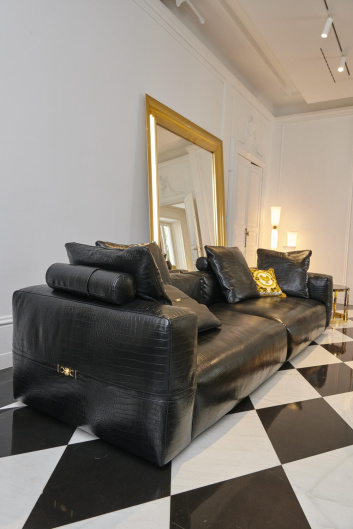 Fotoservizio/SS 2024/DESIGN/EVENTO_CULTURALE/VERSACE/DP2/60