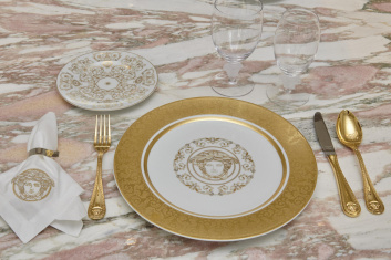 Fotoservizio/SS 2024/DESIGN/EVENTO_CULTURALE/VERSACE/DP2/83