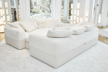 Fotoservizio/SS 2024/DESIGN/EVENTO_CULTURALE/VERSACE/DP2/97