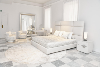 Fotoservizio/SS 2024/DESIGN/EVENTO_CULTURALE/VERSACE/DP2/115