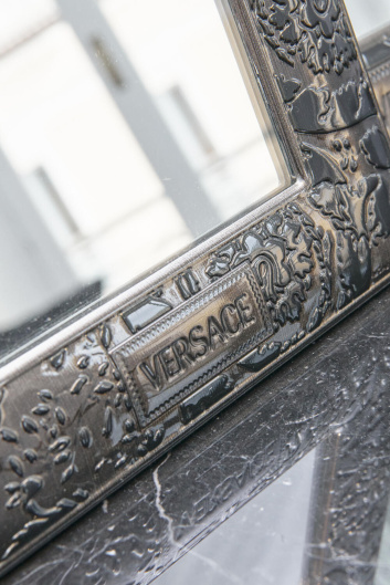 Fotoservizio/SS 2024/DESIGN/EVENTO_CULTURALE/VERSACE/DP2/145