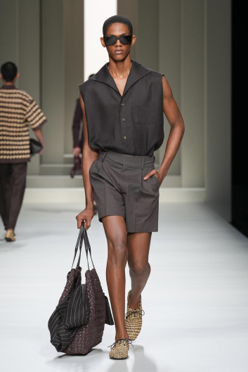 Fotoservizio/SS 2025/MEN/SFILATA/DOLCE & GABBANA/DP2/17