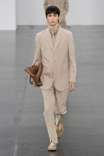 Fotoservizio/SS 2025/MEN/SFILATA/FENDI/DP2/10