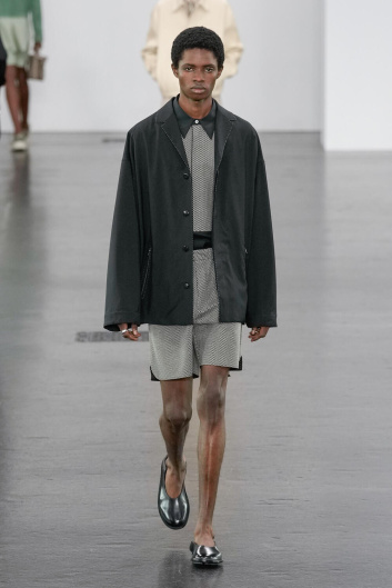 Fotoservizio/SS 2025/MEN/SFILATA/FENDI/DP2/48