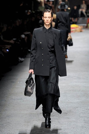 Fotoservizio/FW 2012-2013/WOMEN/TRUSSARDI/24