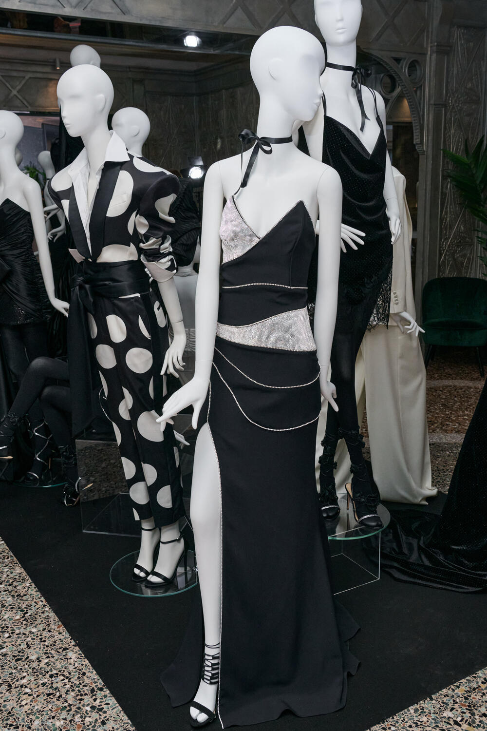 REDEMPTION WOMEN FW 25-26 - Foto #0