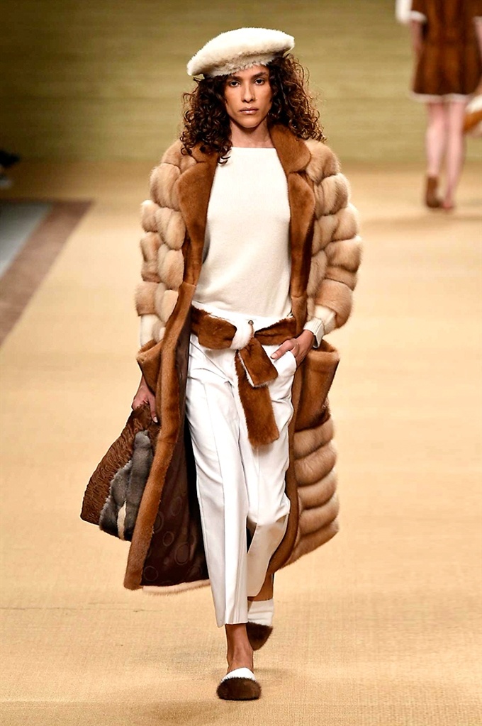 Fotoservizio/FW 2016-2017/WOMEN/SIMONETTA RAVIZZA/DP2/0