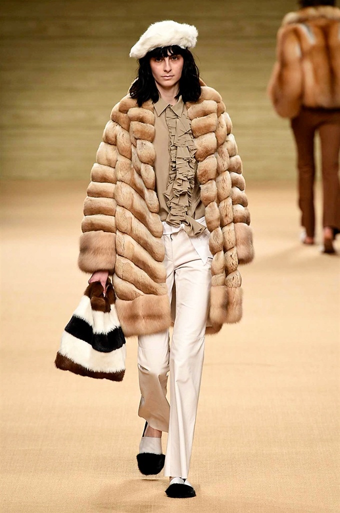 Fotoservizio/FW 2016-2017/WOMEN/SIMONETTA RAVIZZA/DP2/4