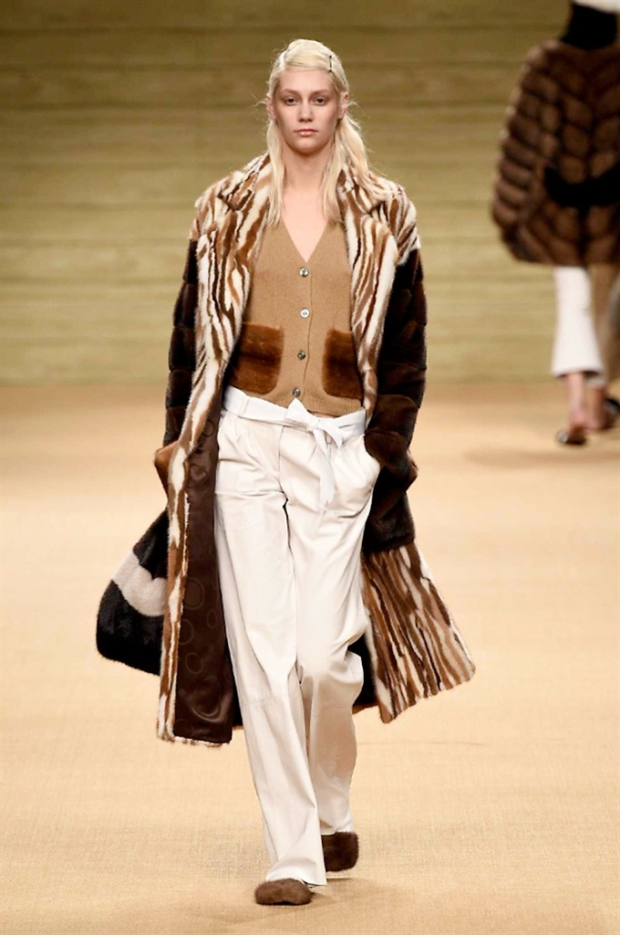 Fotoservizio/FW 2016-2017/WOMEN/SIMONETTA RAVIZZA/DP2/4
