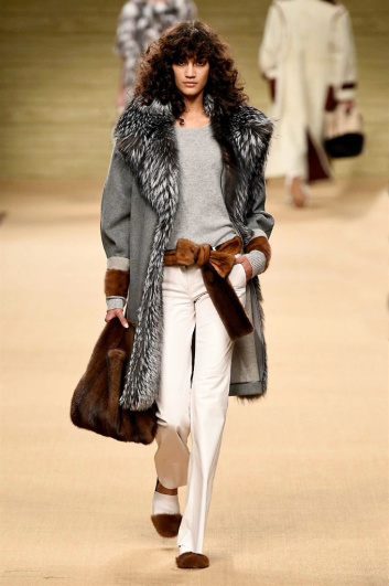 Fotoservizio/FW 2016-2017/WOMEN/SIMONETTA RAVIZZA/DP2/1