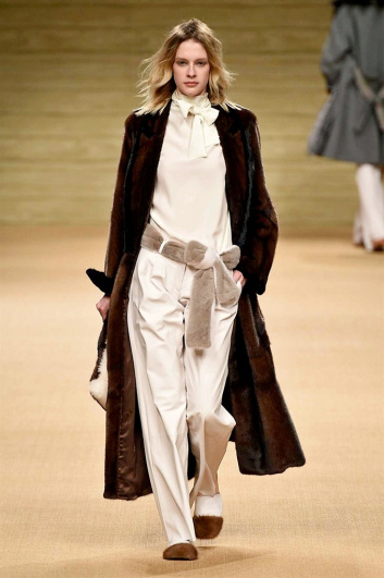 Fotoservizio/FW 2016-2017/WOMEN/SIMONETTA RAVIZZA/DP2/3