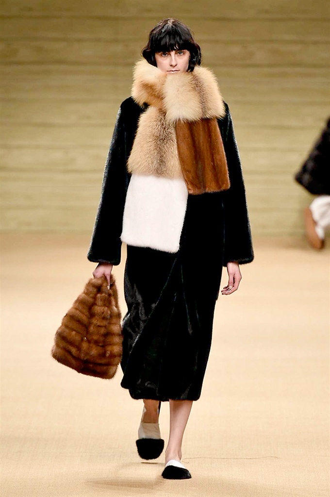 Fotoservizio/FW 2016-2017/WOMEN/SIMONETTA RAVIZZA/DP2/9