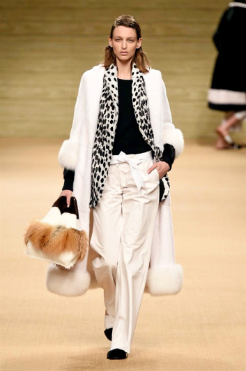 Fotoservizio/FW 2016-2017/WOMEN/SIMONETTA RAVIZZA/DP2/15