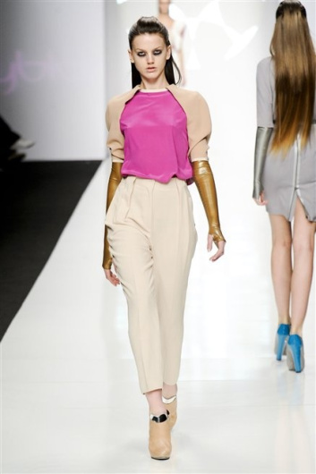 Fotoservizio/FW 2012-2013/WOMEN/BYBLOS/18