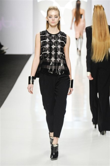 Fotoservizio/FW 2012-2013/WOMEN/BYBLOS/28
