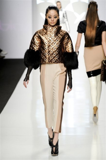 Fotoservizio/FW 2012-2013/WOMEN/BYBLOS/33
