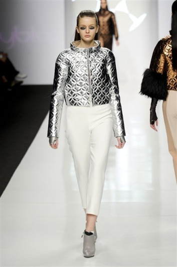 Fotoservizio/FW 2012-2013/WOMEN/BYBLOS/34