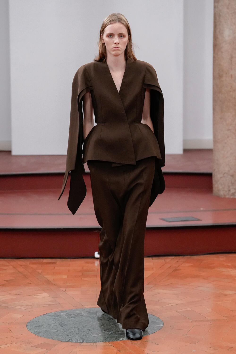 INSTITUTION BY GALIB GASSANOFF WOMEN SS 2026 - Foto #1
