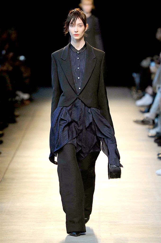 Fotoservizio/FW 2016-2017/WOMEN/COSTUME NATIONAL/DP2/6