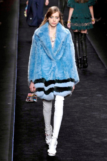 Fotoservizio/FW 2016-2017/WOMEN/FENDI/DP2/1