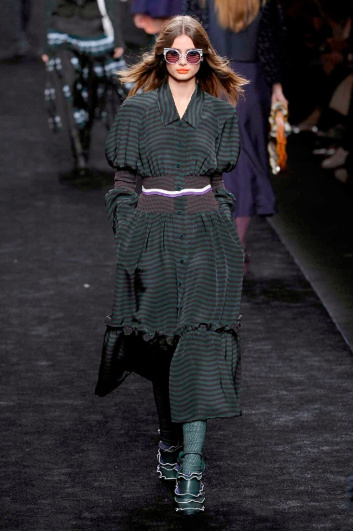 Fotoservizio/FW 2016-2017/WOMEN/FENDI/DP2/1